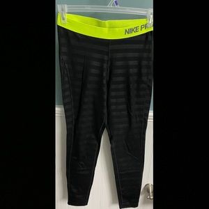 Black Texture Stripe Nike Legging Size Large